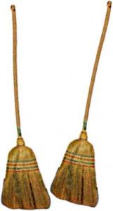 Zwei Besen