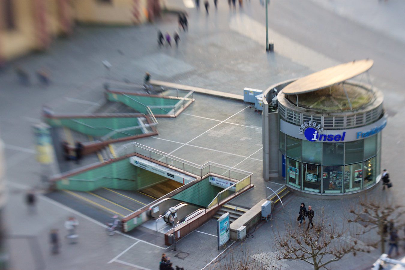 Kundeninfo (Verkehrsinsel) an der Station Hauptwache