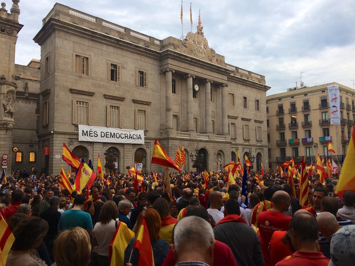Demonstration von Unionisten vor dem Ajuntament von Barcelona