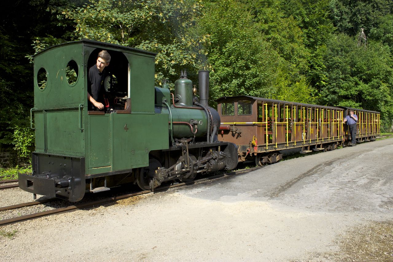 Dampfzug der Minièresbunn