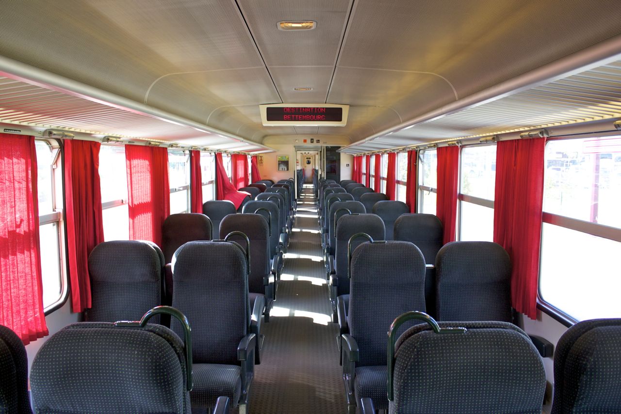 CFL Serie 2000 Innenraum 2. Klasse