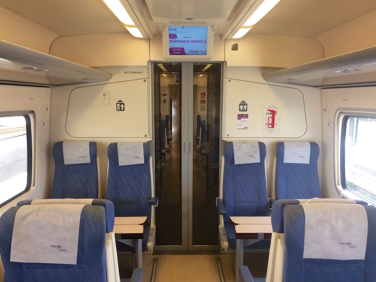 Fahrgastraum der RENFE Baureihe 599