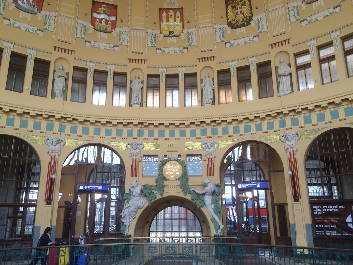 Bahnhofshalle Prag