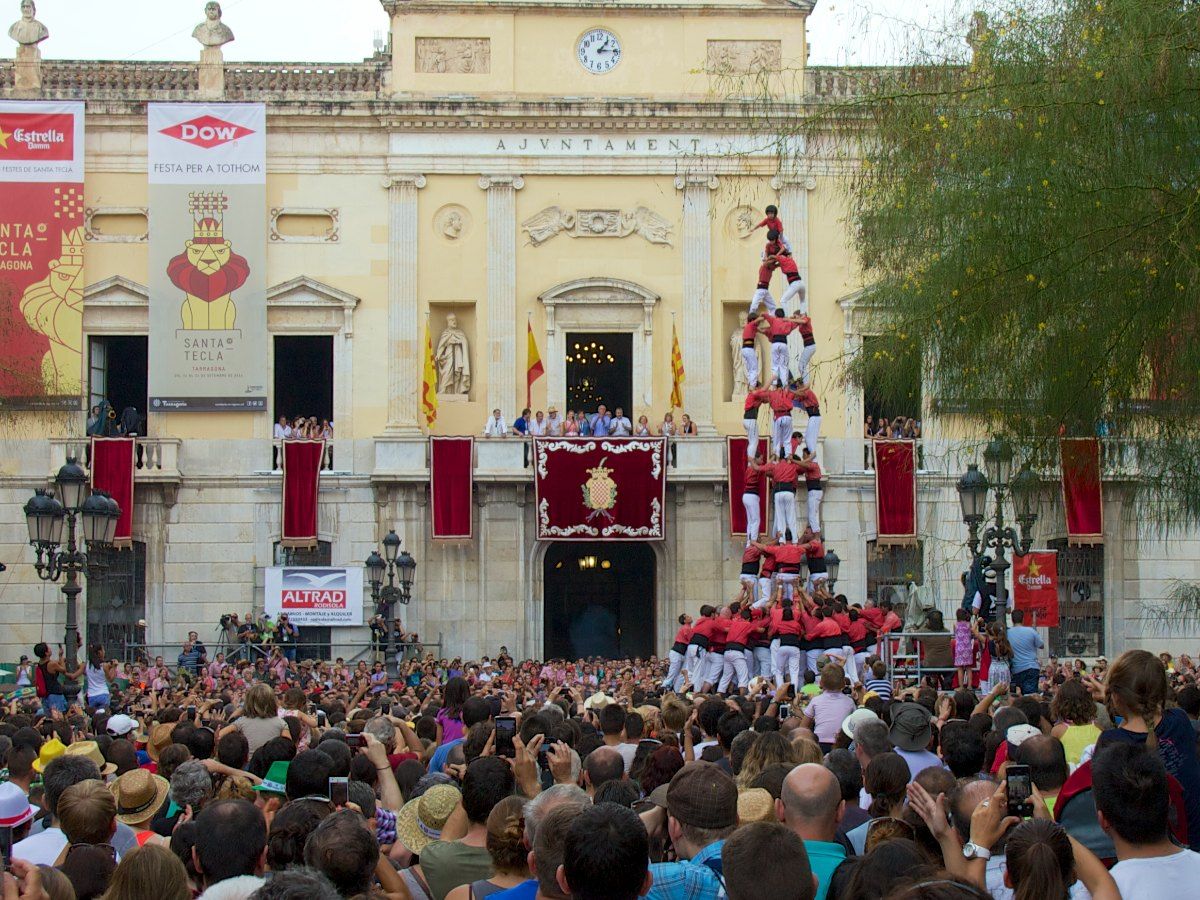 4de9fa der Colla Vella de Valls (auf dem Plaça de la Font in Tarragona)