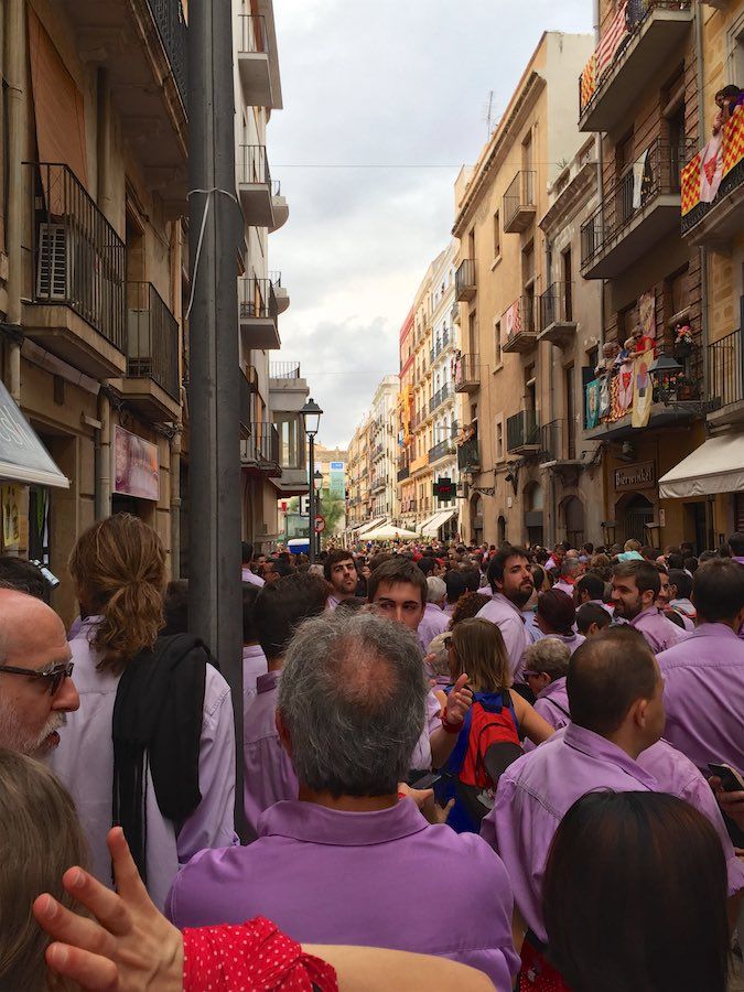 Marsch vom Lokal zum Plaça de la Font