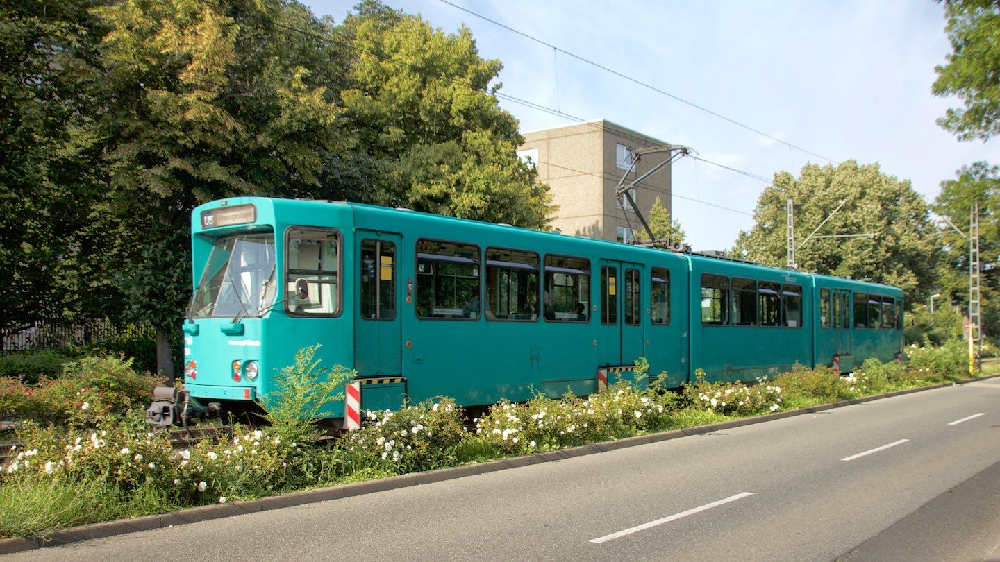 Ptb-Wagen der Linie U5 im Marbachweg